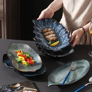 Plato de cerámica de estilo japonés para el hogar, plato de sushi creativo con forma de hoja esmaltada azul y verde