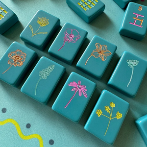 Tuiles de Mahjong en Acrylique Rose Millennial de Luxe Leti - Design Personnalisé Peint à la Main, Ensemble de Jeu Durable et Écologique - Product Image 6