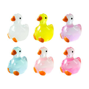 Venta al por mayor dibujos animados luminoso patito ganso Micro paisaje ornamento piezas personalizadas resina artesanía pequeño ornamento - Product Image 2