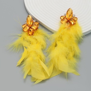 Pendiente de pluma de pavo de diseño simple <span class=keywords><strong>funky</strong></span> colorido de Venta barata con pendiente de diamantes de imitación para regalo de mujeres y niñas - Product Image 5