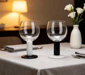 Verres à vin rouge bordeaux bicolores personnalisés en gros pour mariage - Product Image 4