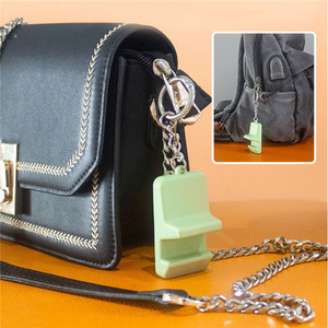 Droping Shipping Productos Regalo Lindo Llavero Soporte para teléfono 2 en 1 Soporte para teléfono impermeable de silicona - Product Image 2