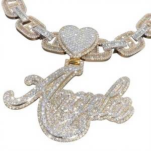 Collar de Plata de Ley de Lujo con Colgante de Corazón Personalizado con Nombre y Moissanita, Estilo Hip Hop, para Mujer - Product Image 1