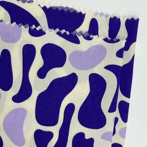 Venta caliente 100% Viscosa AOP tela impresa 53/54 ''mosaico violeta impreso 45S * 45S tela tejida floral para pantalones cortos