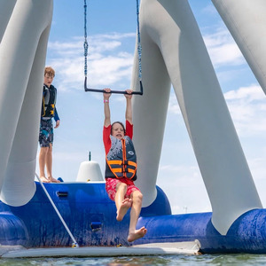 Balançoire aquatique gonflable géante personnalisée, équipement de parc aquatique extérieur en PVC pour adultes et enfants - Product Image 4