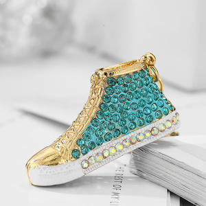 Hadiah kecil modis sepatu papan tinggi liontin mobil lintas batas khusus untuk Eropa Amerika Serikat rantai kunci merah bersih - Product Image 3