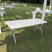 Table pliante moderne blanche en plastique HDPE mobilier d'extérieur rectangulaire portable pour restaurants hôtels cuisines banquets gymnases