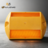Borne de signalisation routière prismatique réfléchissante haute intensité simple/double face en ABS, protection IP68, tige de 30 mm pour la régulation du trafic et les trottoirs