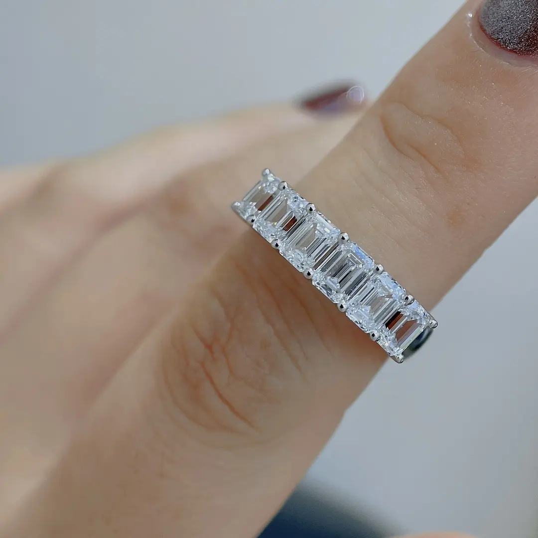 18K 골드 에메랄드 컷 모이사나이트 다이아몬드 결혼 반지 하프 영원 반지 돌 당 0.3ct 총 1.8CT