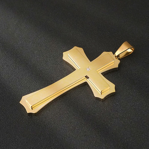 Colgante de Cruz Clásico, Regalo Neutral de Lujo Discreto, Colgante Unisex Deportivo, Collares de Cruz Chapados en Oro, Cruz Grande Religiosa con Circones - Product Image 3