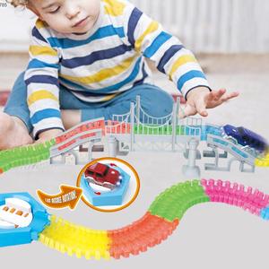 ชุดรางเรืองแสงสำหรับเด็กชุดราง<span class=keywords><strong>รถ</strong></span>ไฟแบบเรืองแสงมีความยืดหยุ่น - Product Image 1