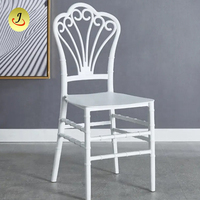 Chaises de mariage et d'événements en gros, chaise Chiavari en résine plastique blanche, écologique et durable pour hôtels, fermes et usage commercial