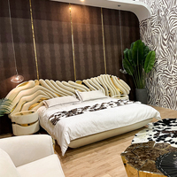 Precio de fábrica Muebles italianos Cama King Size moderna Almacenamiento Dormitorio de lujo Suite Royal Dubai Cama de terciopelo
