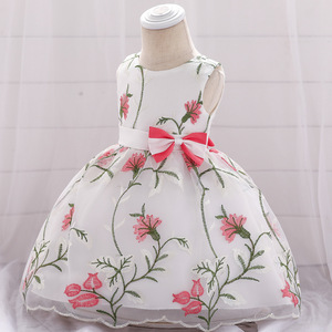 Nouvelle Robe de Princesse pour Bébé Fille, Broderie à la Main, Sans Manches, Style Premium, Vente Flash, Idéale pour Baptême - Product Image 2