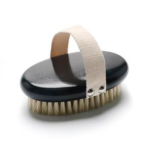 En stock Brosse <span class=keywords><strong>de</strong></span> <span class=keywords><strong>bain</strong></span> ovale en bois et sisal à poils naturels pour le dos et la douche - Product Image 4