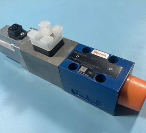 R900703811 VT-DFP-A-2X/G24K0/0/V วาล์วควบคุมทิศทางไฮดรอลิกแบบสามทางชนิดสัดส่วน 350 บาร์ - Product Image 1