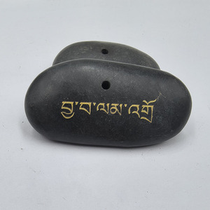 Porta Incienso de Piedra Natural de 5-7 cm, Hecho a Mano, para Uso Religioso, con Grabado de Escritura Tibetana - Product Image 1