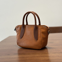 Tas Boston Mini Vintage Logo Kustom Kulit Sapi Lapis Atas Tas Selempang Kecil Wanita untuk Perjalanan Harian dan Belanja