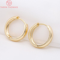 Vente en gros de boucles d'oreilles rondes classiques en laiton plaqué or 24 carats, lisses, avec fermoirs à crochet, de qualité supérieure, pour la fabrication de bijoux DIY