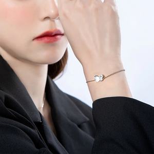 Pulsera con Colgante de Lazo de Plata 925 para Mujer, Moderna, Hecha a Mano, Chapada en Rodio, con Circonita, Antideslustre, Certificada por CMA, para Fiestas y Bodas - Product Image 6