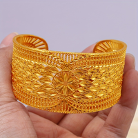 Bracelet manchette large plaqué or 24 carats, motif floral filigrané ajouré en forme de soleil, bijoux de mariée pour cadeau de mariage ou de fête