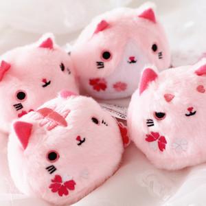 Al por mayor Muñeco de peluche colgante para llavero de gato rosa Neko Atsume Cat Backyard Cat - Product Image 3