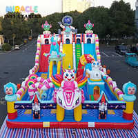 Parc d'attractions gonflable commercial sur le thème de l'aventure spatiale avec toboggan pour carnaval scolaire et parc d'attractions