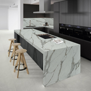 Diseño Moderno Personalizado, Losa Grande de Cuarzo Artificial Calacatta Macchia PD 5005, Losas Blancas Impresas para Cocina, Isla, Baño y Muebles - Product Image 4