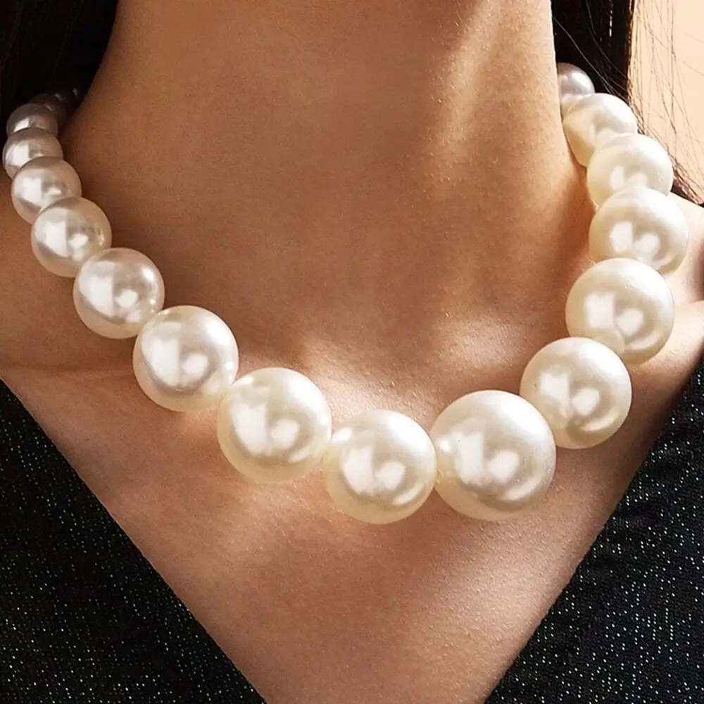 Großes Perlen-Hocker-Ohrringe-Satz Halskette Schmuck-Satz für Damen elegante Mode Klavicle-Kette kurze Brautkette
