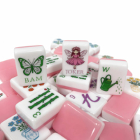 Ensemble de Mahjong en Acrylique Personnalisé de Luxe Rose et Blanc, Tuiles de Mahjong à Double Couche Haute Transparence, Mahjong Artistique Portable de Voyage