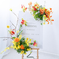 Herbstliches Orange-Gelbes Spiralförmiges Zweig-Set aus Seiden-Kunstblumen, Tropische Dahlie Gloriosa, Blumenbogen-Hintergrund für Hochzeiten im Freien