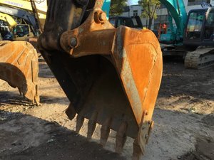 Secondhand Komatsu PC240-7 <b>Excavator</b> Original Japan Komatsu PC220 <b>Excavator</b> in Good Condition - Product Image 2