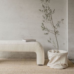 ม้านั่งยาวสไตล์มินิมอลสีขาวหุ้มเบาะ สำหรับทางเข้าบ้าน ห้องนั่งเล่น หรือห้องนอน ดีไซน์ทันสมัย - Product Image 3