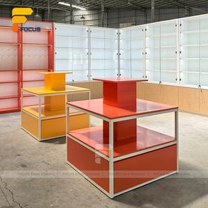 Étagère de présentation de <span class=keywords><strong>colonne</strong></span> pour magasin de détail moderne, structure d'étagères ronde personnalisée, meubles de présentation centrale à plusieurs niveaux - Product Image 3