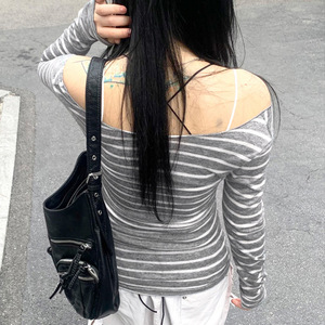เสื้อเบลาส์แขนยาวลายทางเปิดไหล่สำหรับผู้หญิงเสื้อยืดลำลองแนวเซ็กซี่เรียบง่ายเข้ากับทุกชุด - Product Image 2