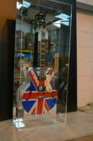 Boîte de rangement murale pour guitare en acrylique, présentoir pour guitare acoustique en plexiglas, protecteur de guitare précieux verrouillable avec charnières métalliques