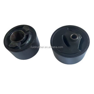 Silentbloc de support moteur arrière à absorption des chocs pour camion léger Isuzu, suspension de cabine, taille <span class=keywords><strong>standard</strong></span> de l'industrie 48x72mm, faible <span class=keywords><strong>vibration</strong></span> - Product Image 1