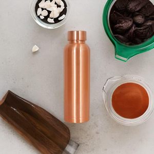 Elegante botella de agua de cobre de alta calidad, sin plástico, mantiene el agua fresca, ayuda a la Hidratación Diaria, viajes y estilos de vida activos - Product Image 6