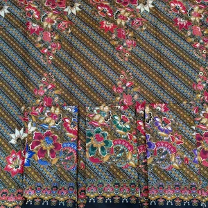 Manufacturer 100% polyester Southeast Asia style Thai Pattern printed batik sarong fabric for garment tube skirt dress woven