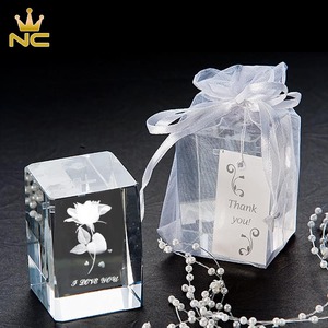 Economico Fermacarte in Cristallo K9 Inciso in 3D con Croce, Angelo, Rosa e Gesù Cristo, Personalizzabile, Regalo per Bomboniere Nuziali, Articolo Religioso - Product Image 3