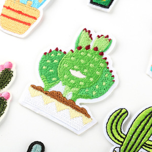 Toppa Ricamata a Forma di Cactus, Distintivo Floreale di Piante Succulente del Deserto, Applicazione Termoadesiva per Abbigliamento Estivo, Borse, Decorazioni Fai-<span class=keywords><strong>da</strong></span>-te a Tema Natura - Product Image 2