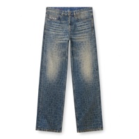 DIZNEW Jeans imprimés bleu moyen délavé, coupe large, texture croco intégrale, motif totem, mosaïque, gaufrage, effet moustaches, patch carré DIZNEW