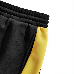 Ensemble T-shirt et short sportif à séchage rapide pour homme, tenue décontractée d'été, noir et jaune, tricoté 100% coton, sérigraphie sans couture - Product Image 4