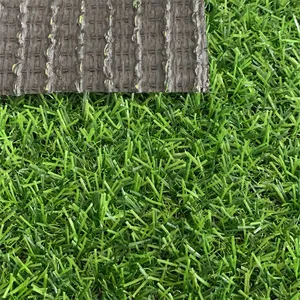 Hijau Karpet Roll Sintetis Lapangan Tenis Sepak Bola Tanah Rumput Buatan untuk Lapangan Kriket Gym Rumput
