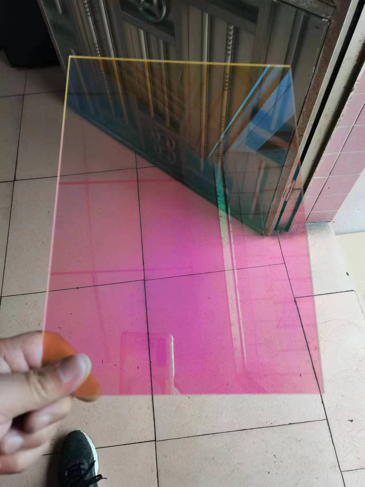 สีฟ้าเหลือบ