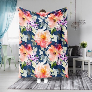Couverture en peluche douce et luxueuse à imprimé roses roses, idéale pour canapé, chambre d'hôtel, salon de lecture, cadeau de mariage ou décoration. - Product Image 4