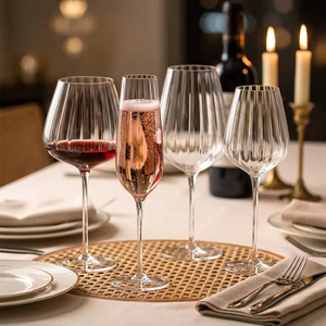 Verres à vin et flûtes à champagne en cristal transparent à nervures, design moderne à tige fine, parfaits pour les tables élégantes - Product Image 1
