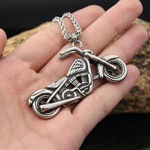 Yunnique – collier pendentif moto en acier inoxydable, chaîne 3.0x60CM, bijoux à la mode pour hommes et femmes - Product Image 3