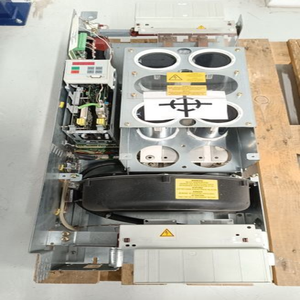 Simovert MC P2 6SE70312TF70Z Originale in Condizioni OreST E PLC per Automazione Industriale - Product Image 1