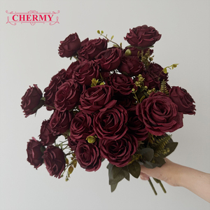 DC206 Chermy Bouquet di 9 Rose Artificiali Bianche e Bordeaux, Rose Finte per Bouquet da Sposa, Decorazione Floreale per Casa - Product Image 4
